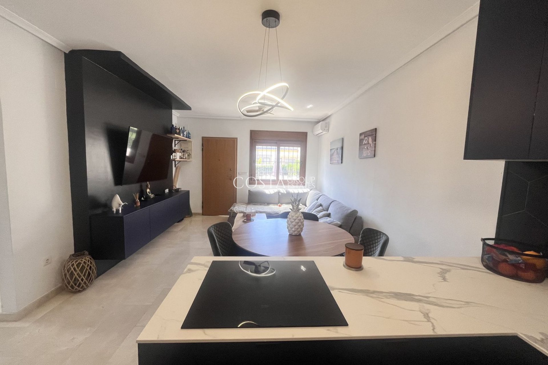 Wiederverkauf - Villa -
Orihuela - Orihuela Costa