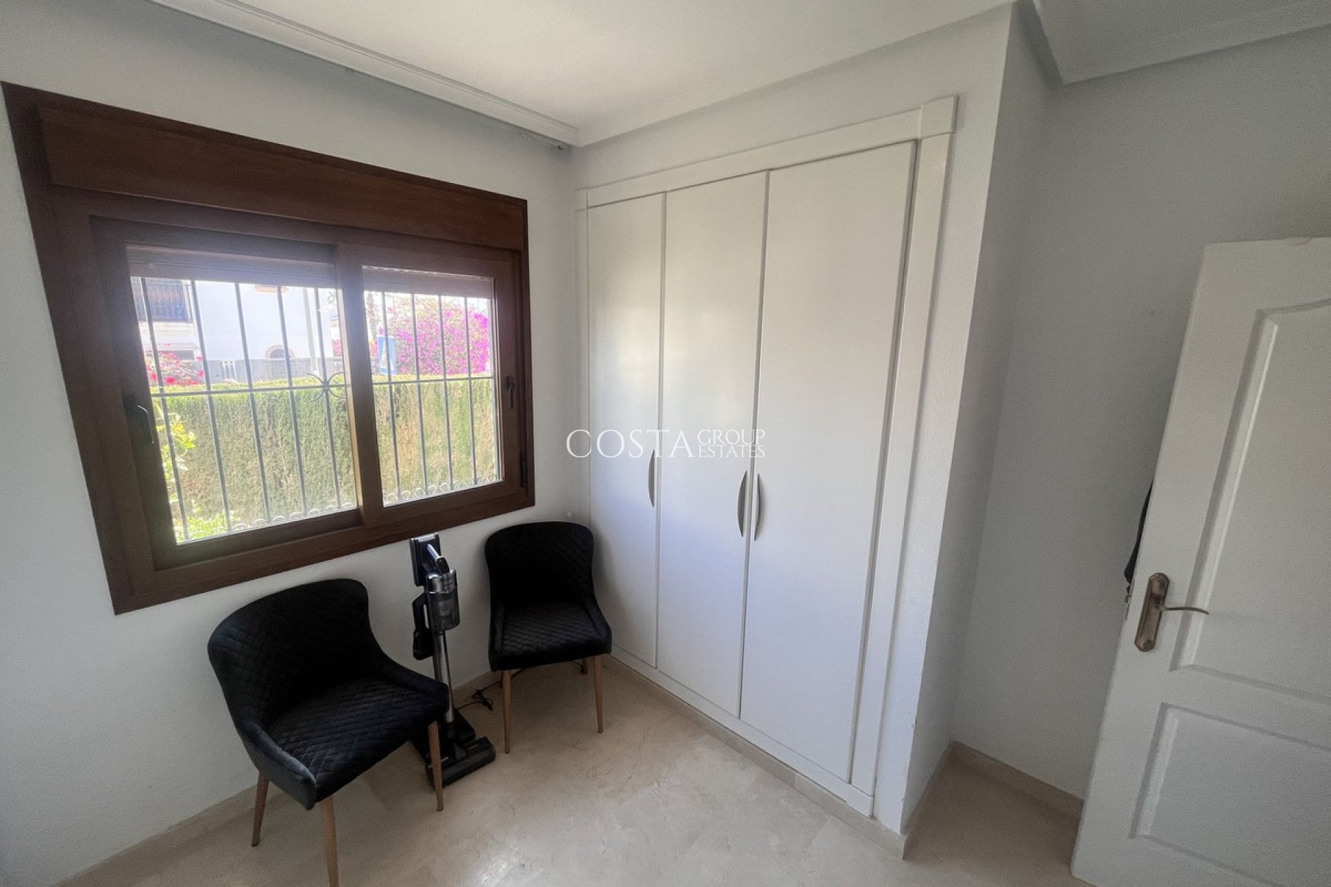 Wiederverkauf - Villa -
Orihuela - Orihuela Costa