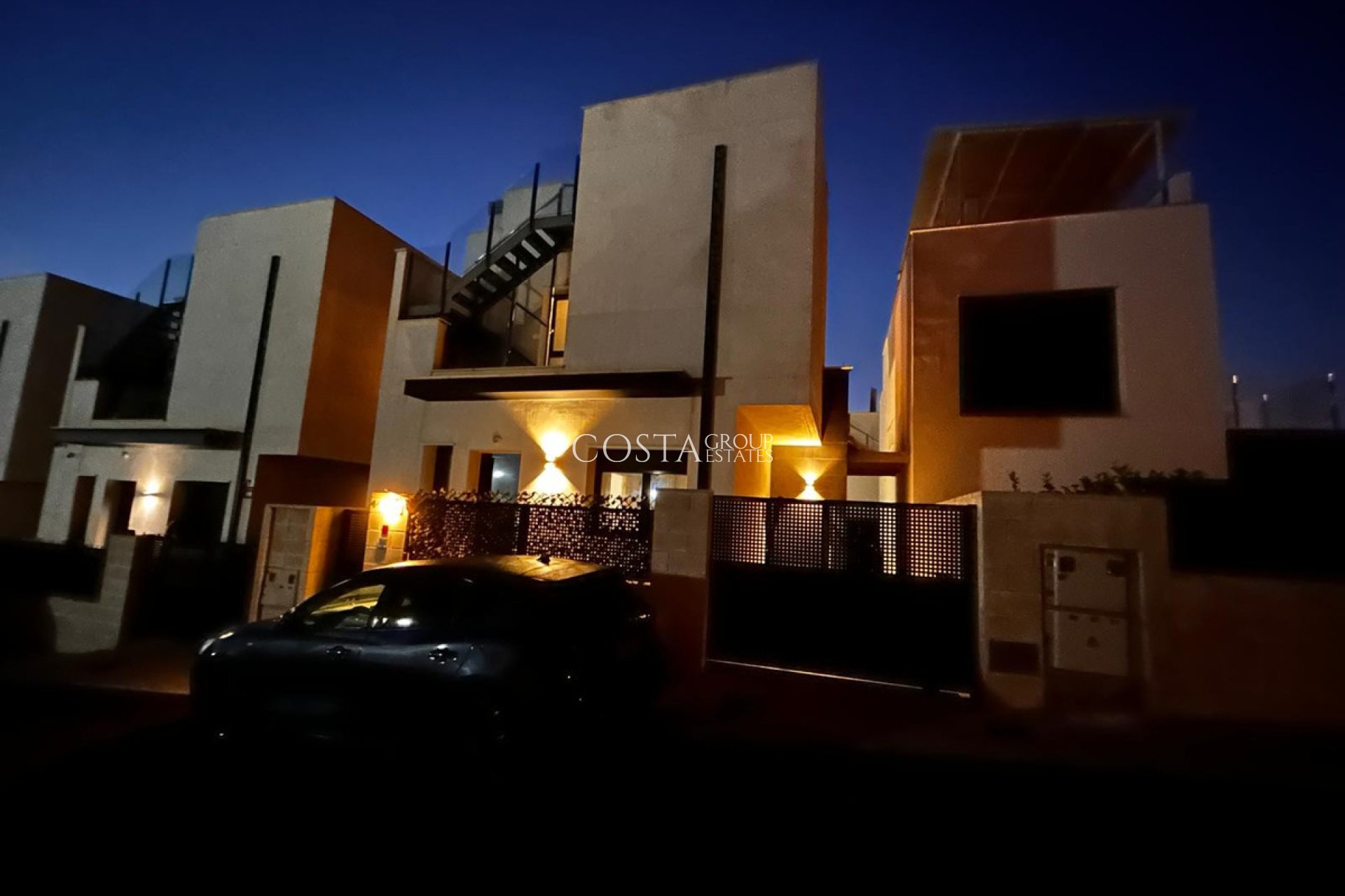 Wiederverkauf - Villa -
Orihuela - Orihuela Costa