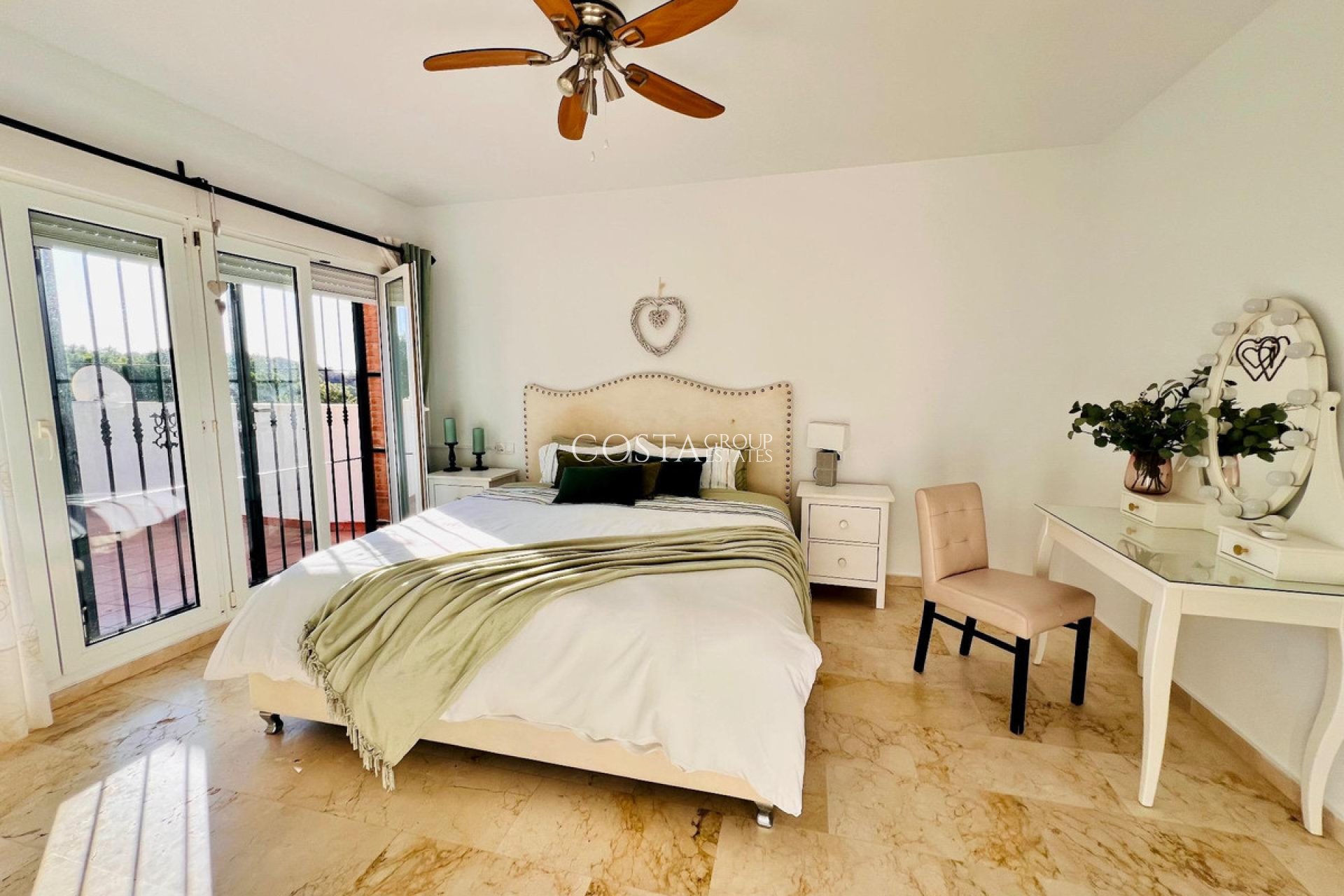 Wiederverkauf - Villa -
Orihuela - Orihuela Costa