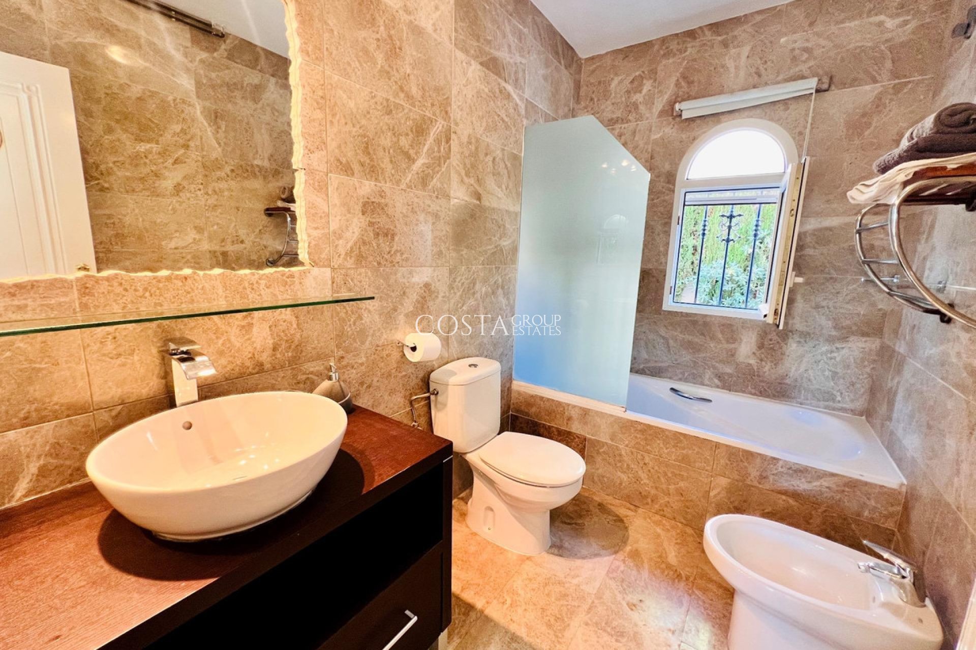 Wiederverkauf - Villa -
Orihuela - Orihuela Costa