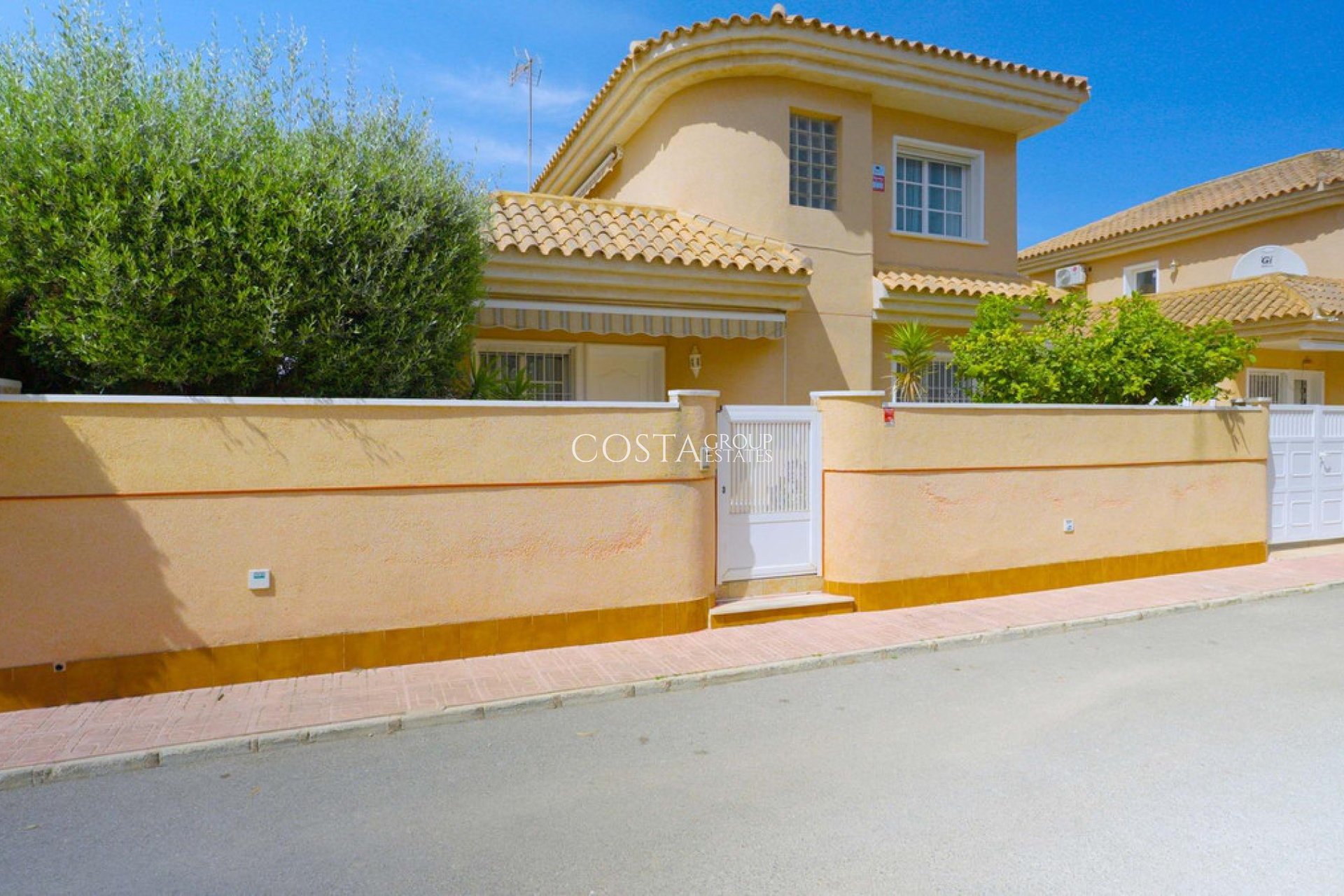 Wiederverkauf - Villa -
Orihuela - Punta Prima