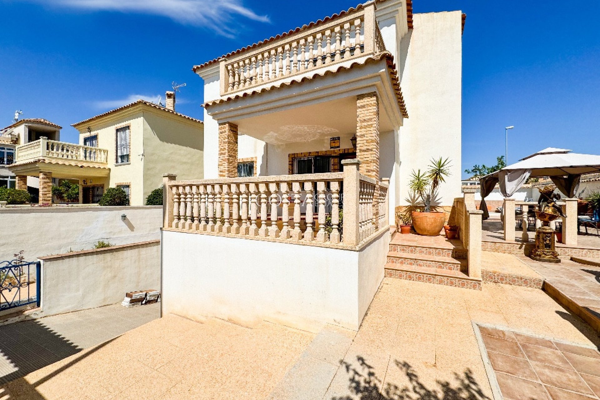 Wiederverkauf - Villa -
Orihuela - Punta Prima