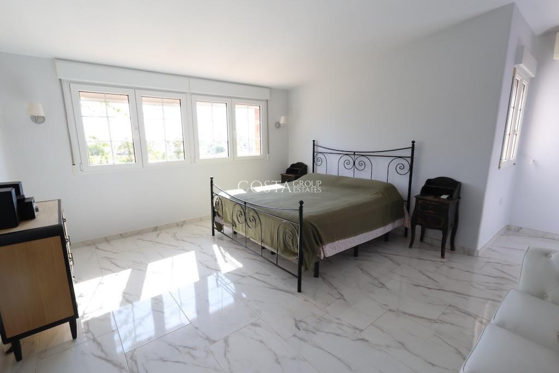 Wiederverkauf - Villa -
Orihuela - Villamartin