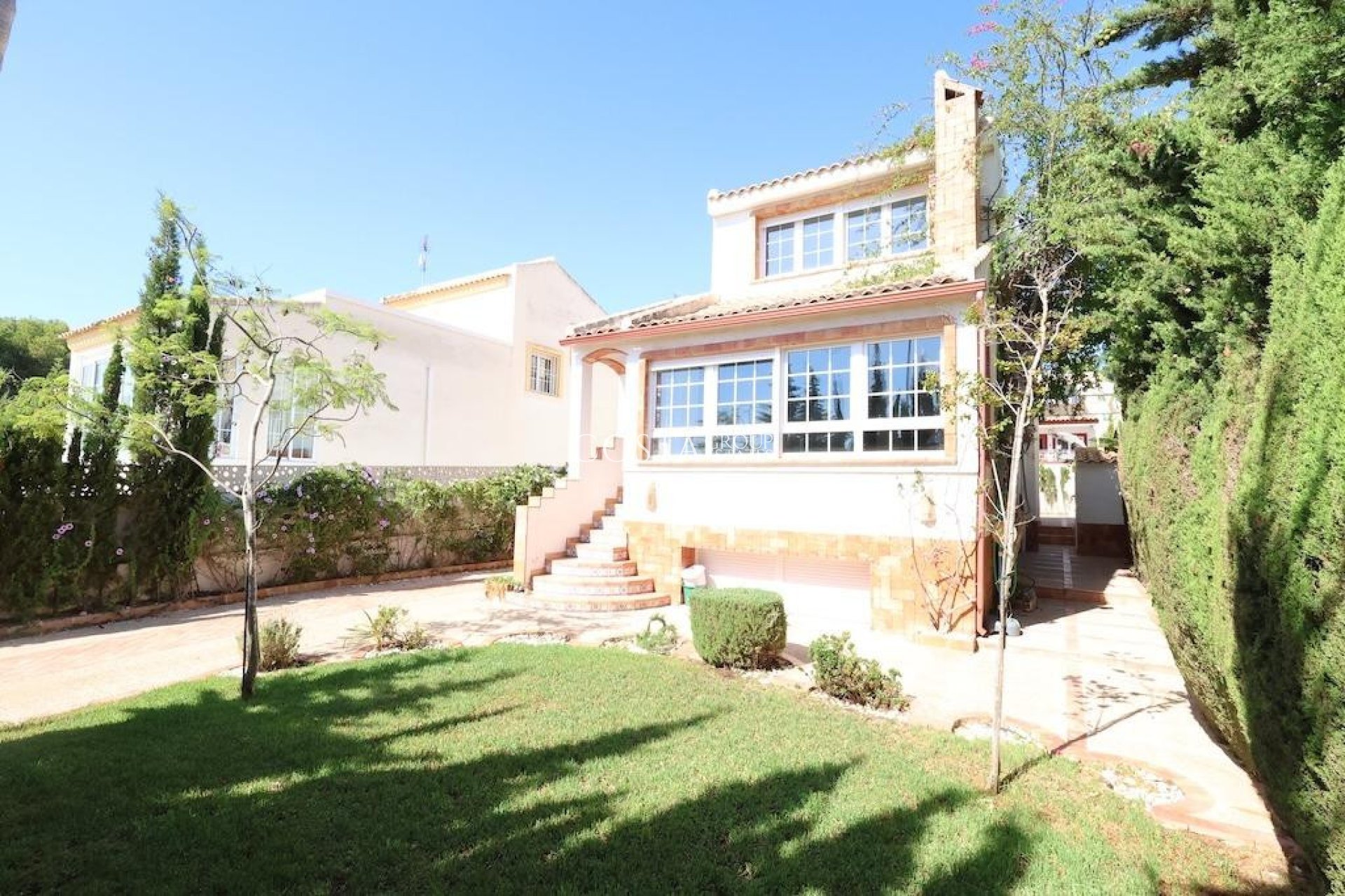 Wiederverkauf - Villa -
Orihuela - Villamartin