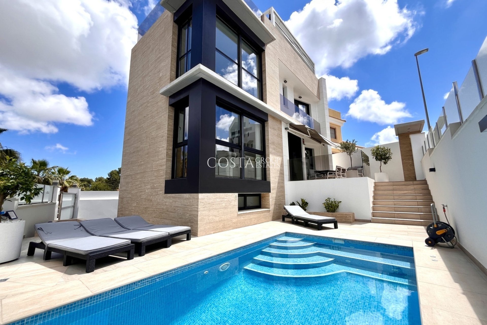 Wiederverkauf - Villa -
Orihuela - Villamartin