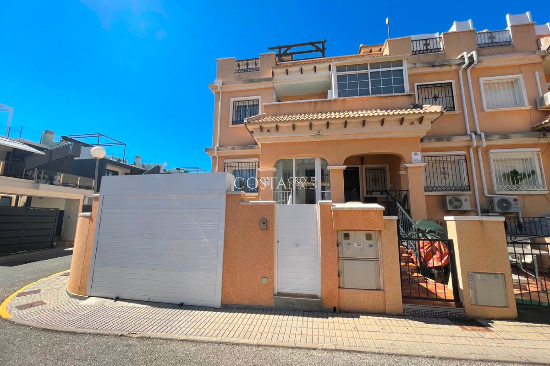 Wiederverkauf - Villa -
Orihuela - Villamartin