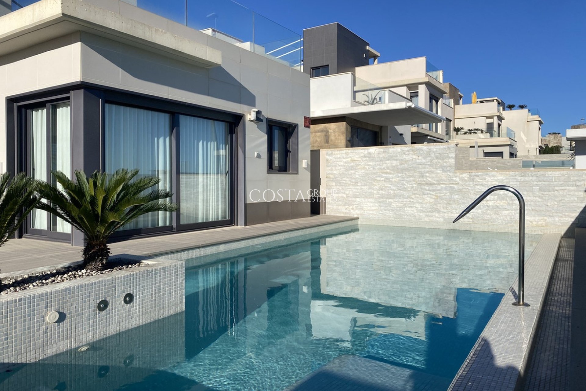 Wiederverkauf - Villa -
Orihuela - Villamartin
