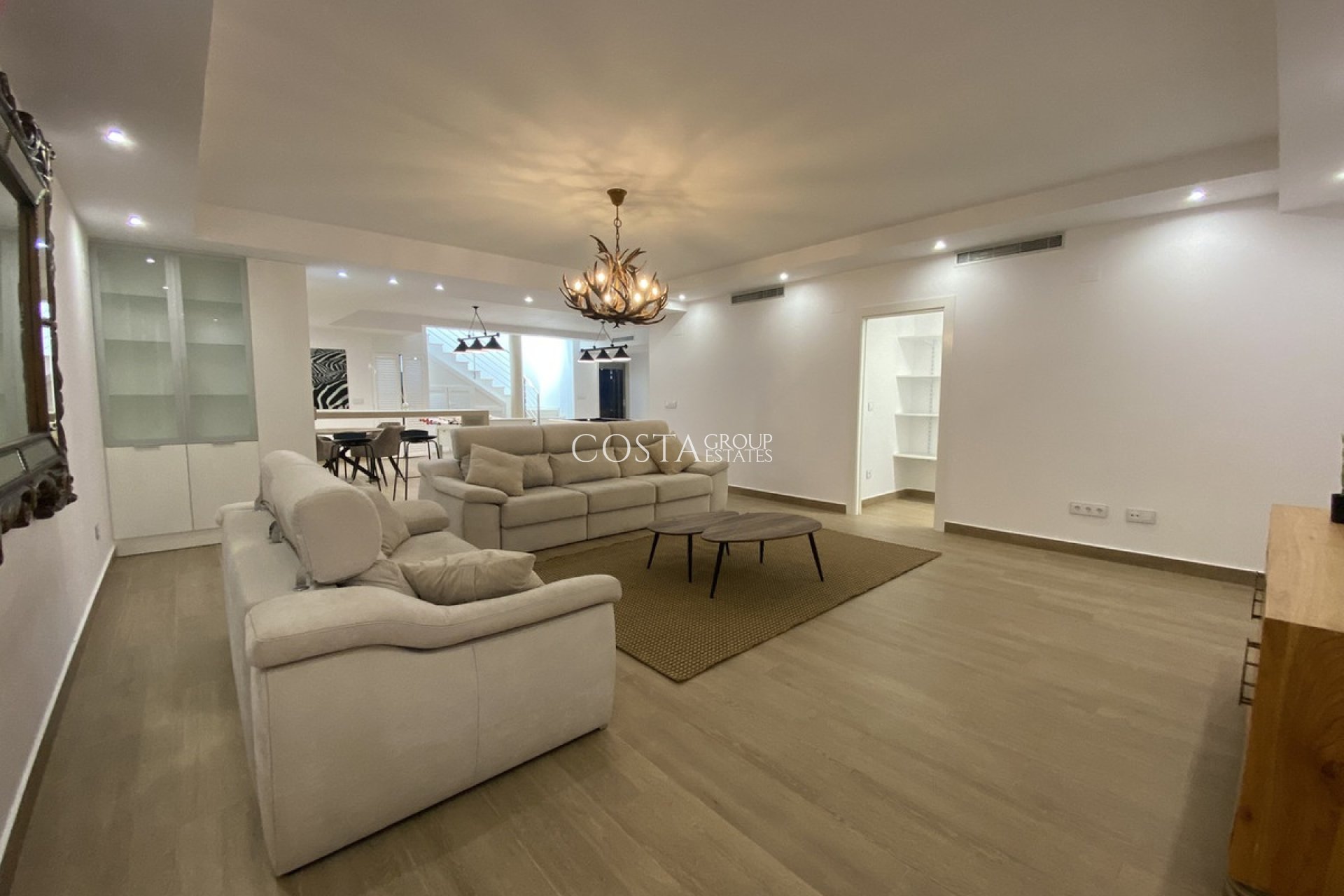 Wiederverkauf - Villa -
Orihuela - Villamartin