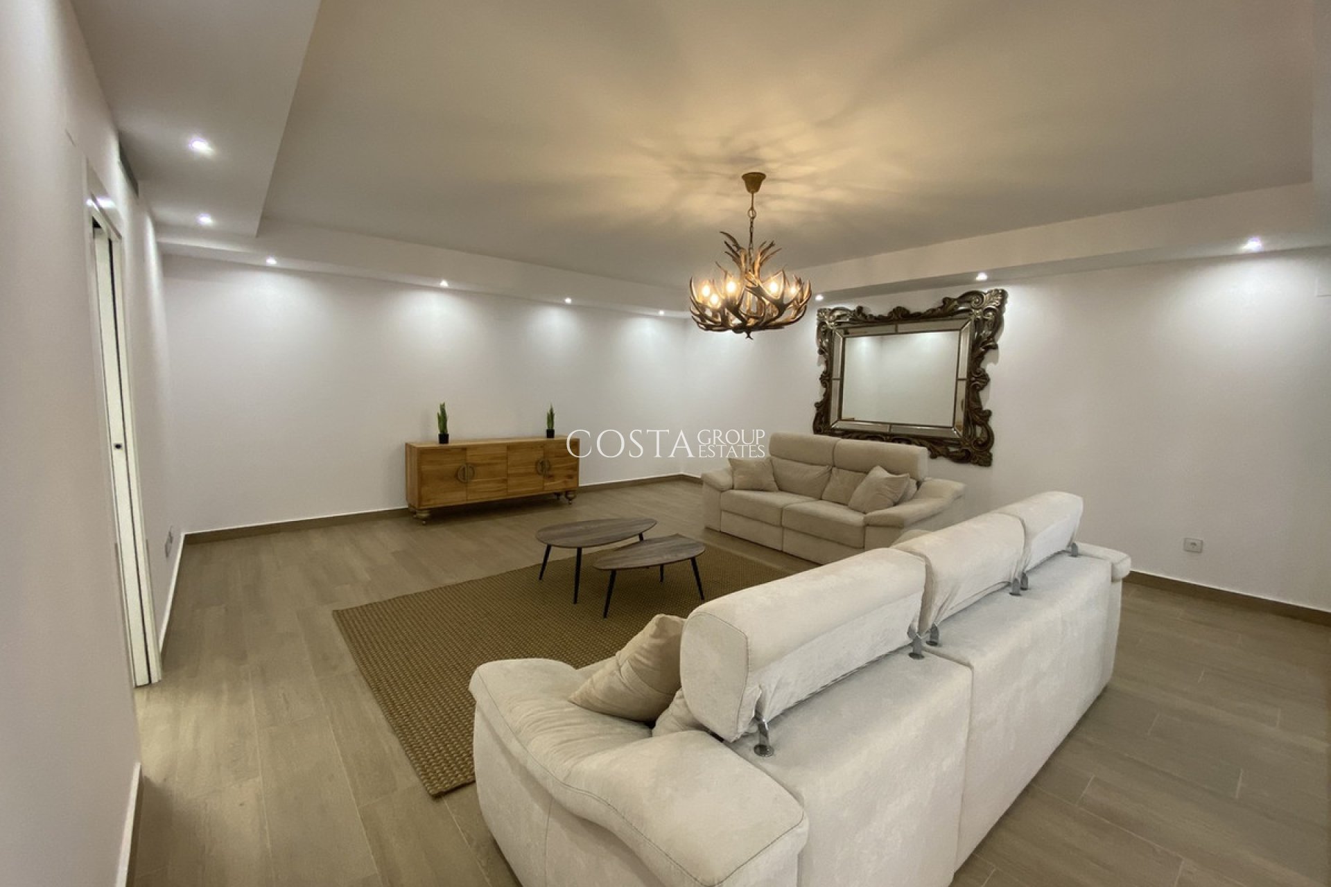 Wiederverkauf - Villa -
Orihuela - Villamartin