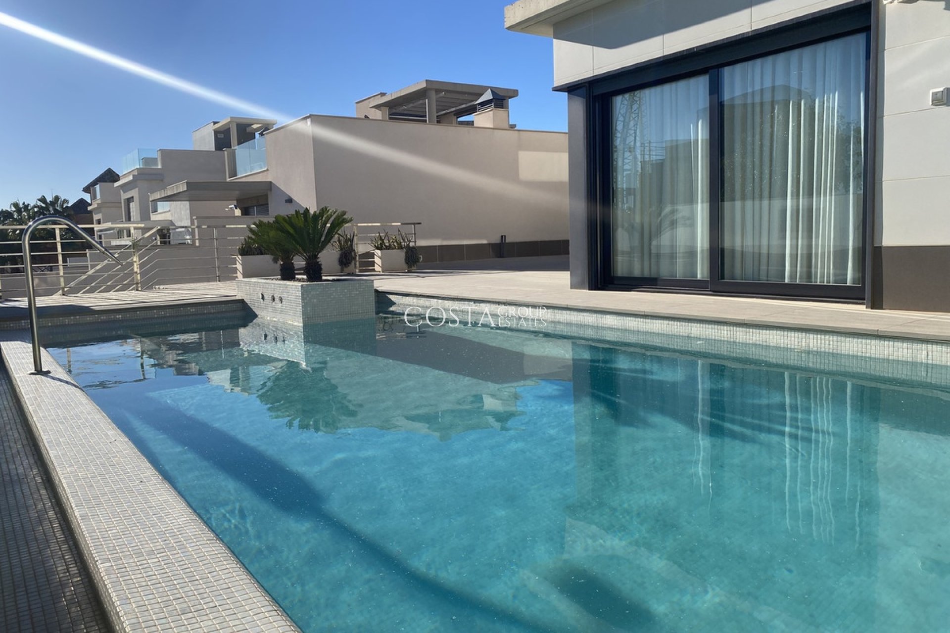 Wiederverkauf - Villa -
Orihuela - Villamartin