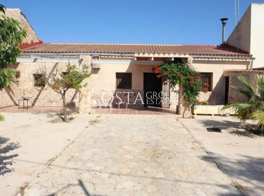 Wiederverkauf - Villa -
Pinoso - Pinoso Centro