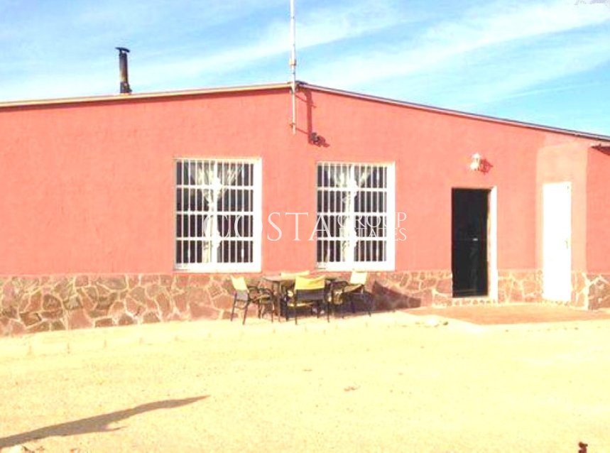 Wiederverkauf - Villa -
Pinoso - Pinoso Centro