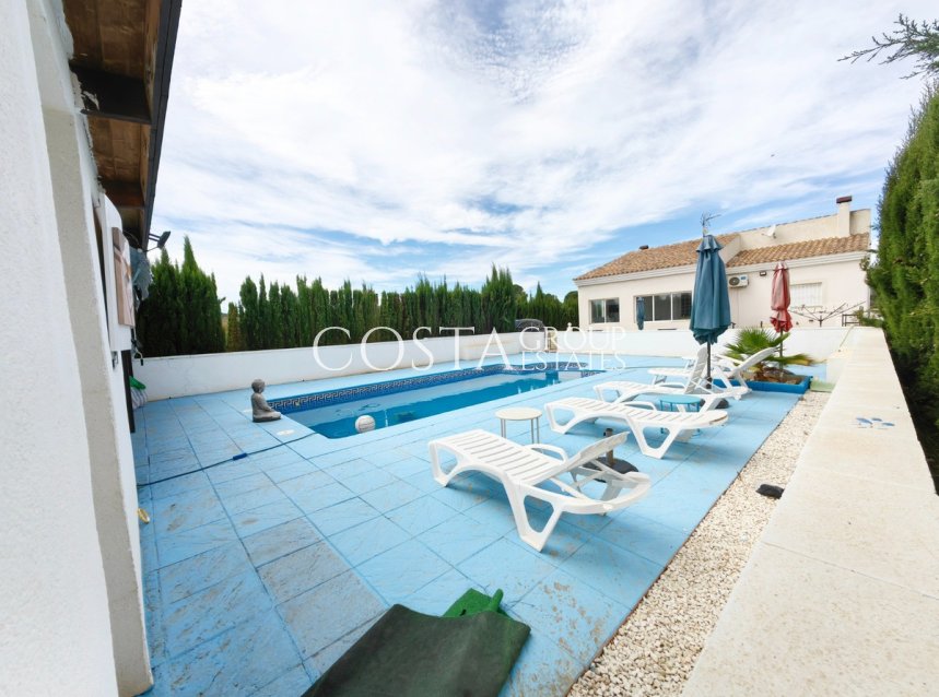 Wiederverkauf - Villa -
Pinoso - Pinoso Centro