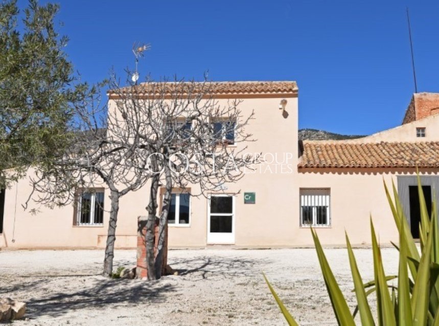 Wiederverkauf - Villa -
Pinoso - Pinoso Centro