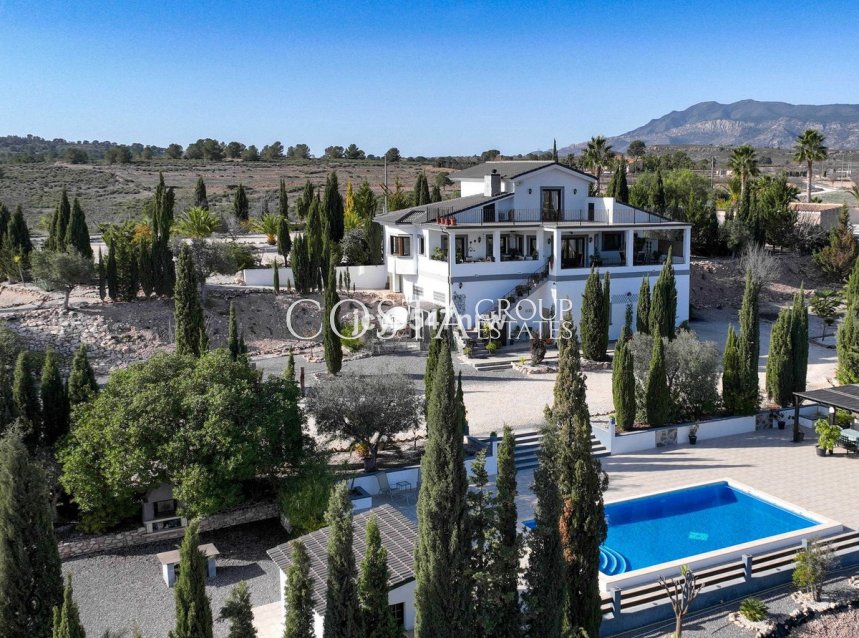 Wiederverkauf - Villa -
Pinoso - Pinoso Centro