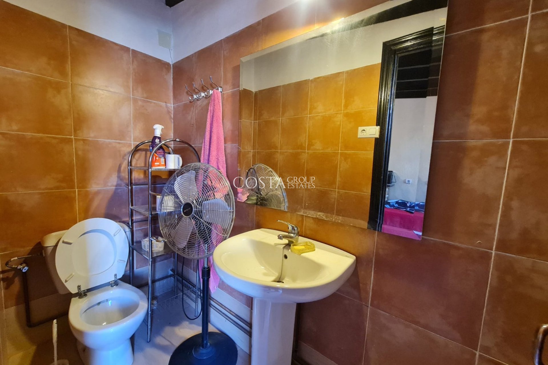 Wiederverkauf - Villa -
Pinoso - Pinoso Centro