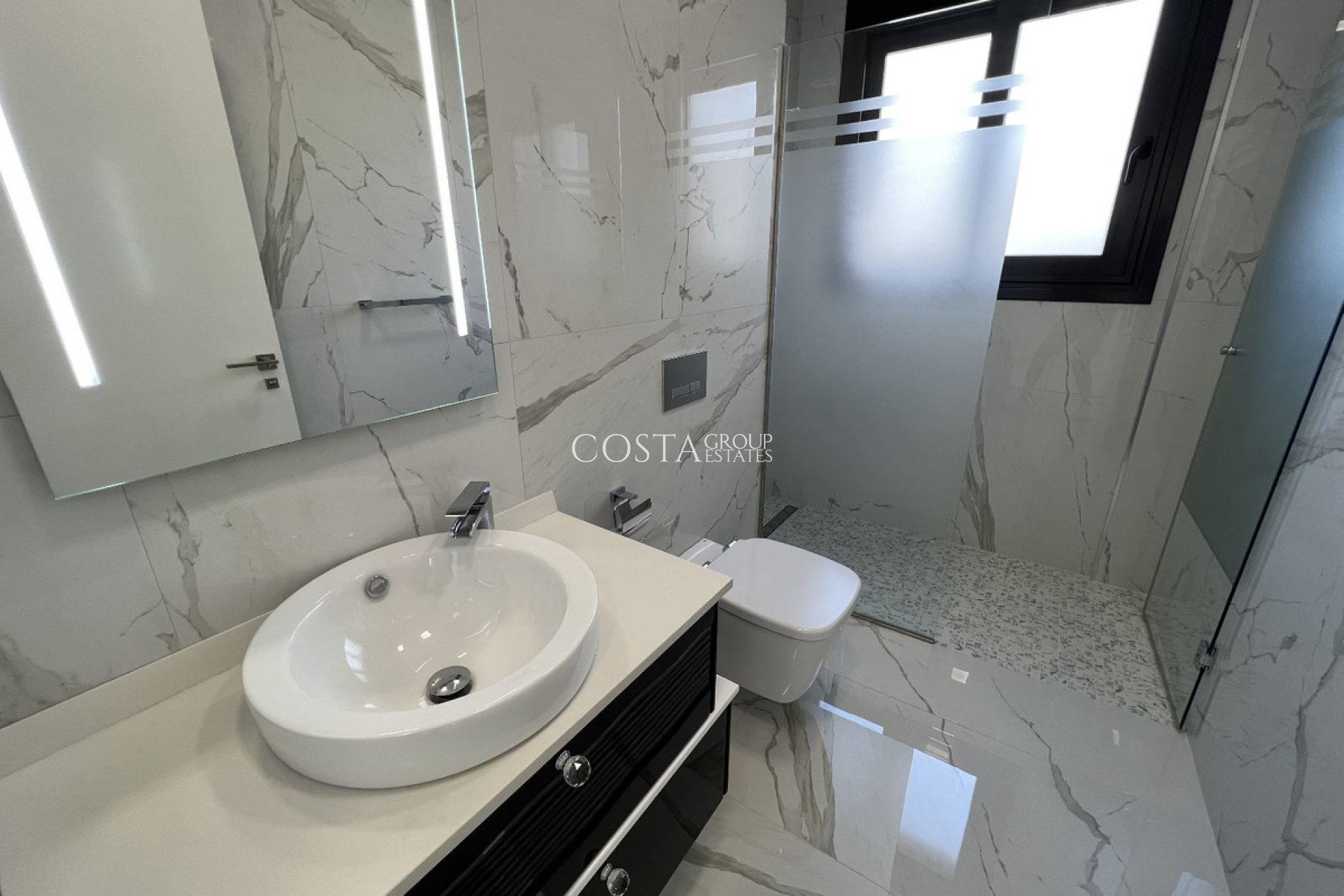 Wiederverkauf - Villa -
San Miguel de Salinas - San Miguel de Salinas Centro