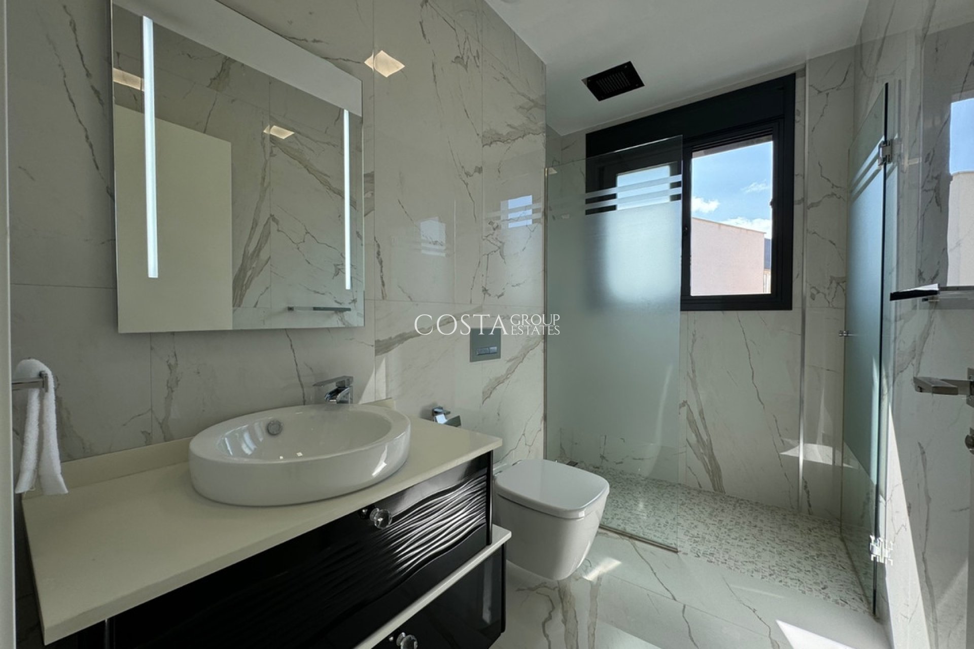 Wiederverkauf - Villa -
San Miguel de Salinas - San Miguel de Salinas Centro