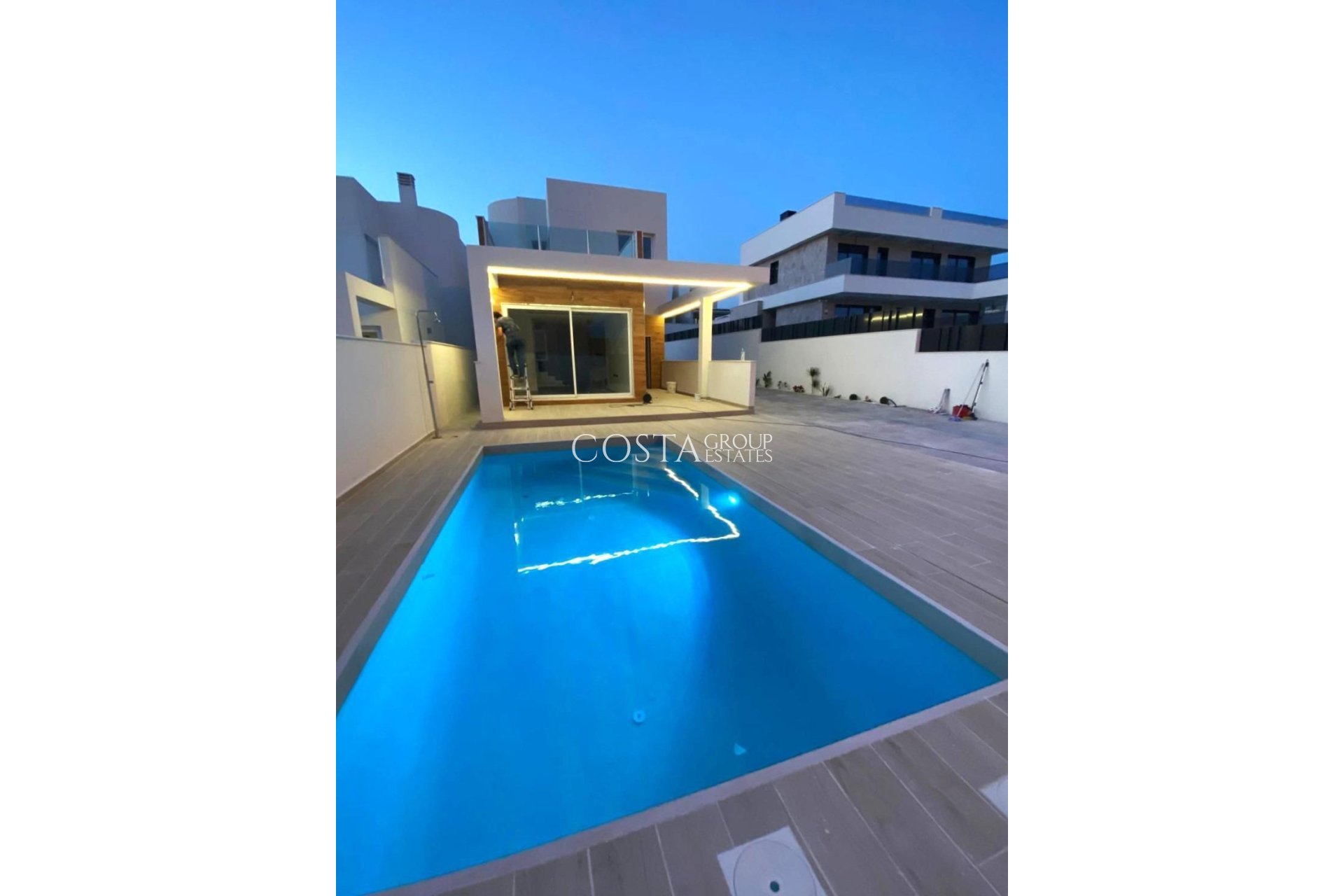 Wiederverkauf - Villa -
Torrevieja - Aguas Nuevas