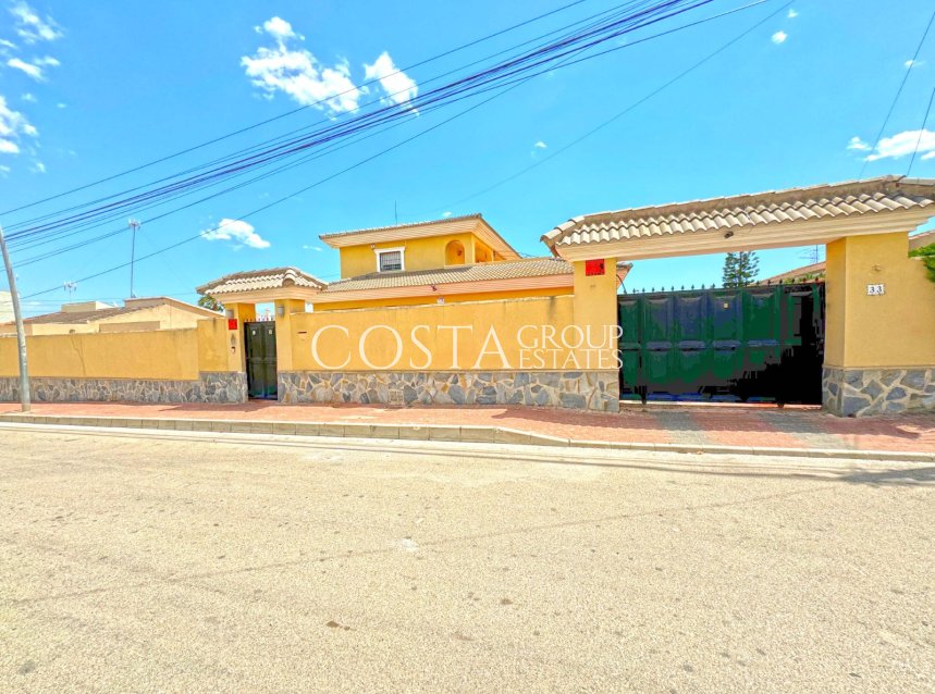 Wiederverkauf - Villa -
Torrevieja - Los Balcones - Los Altos del Edén