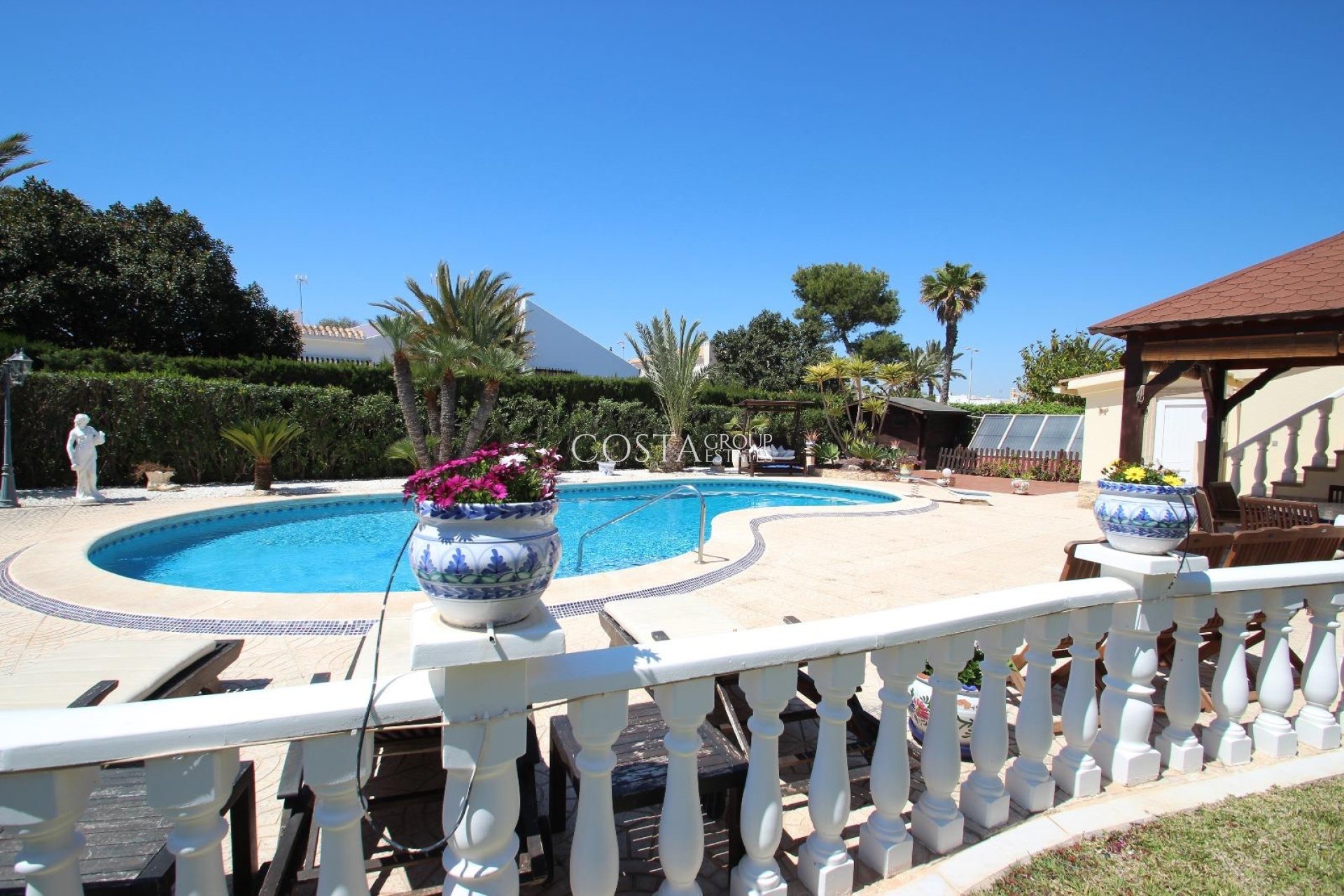 Wiederverkauf - Villa -
Torrevieja - Punta Prima