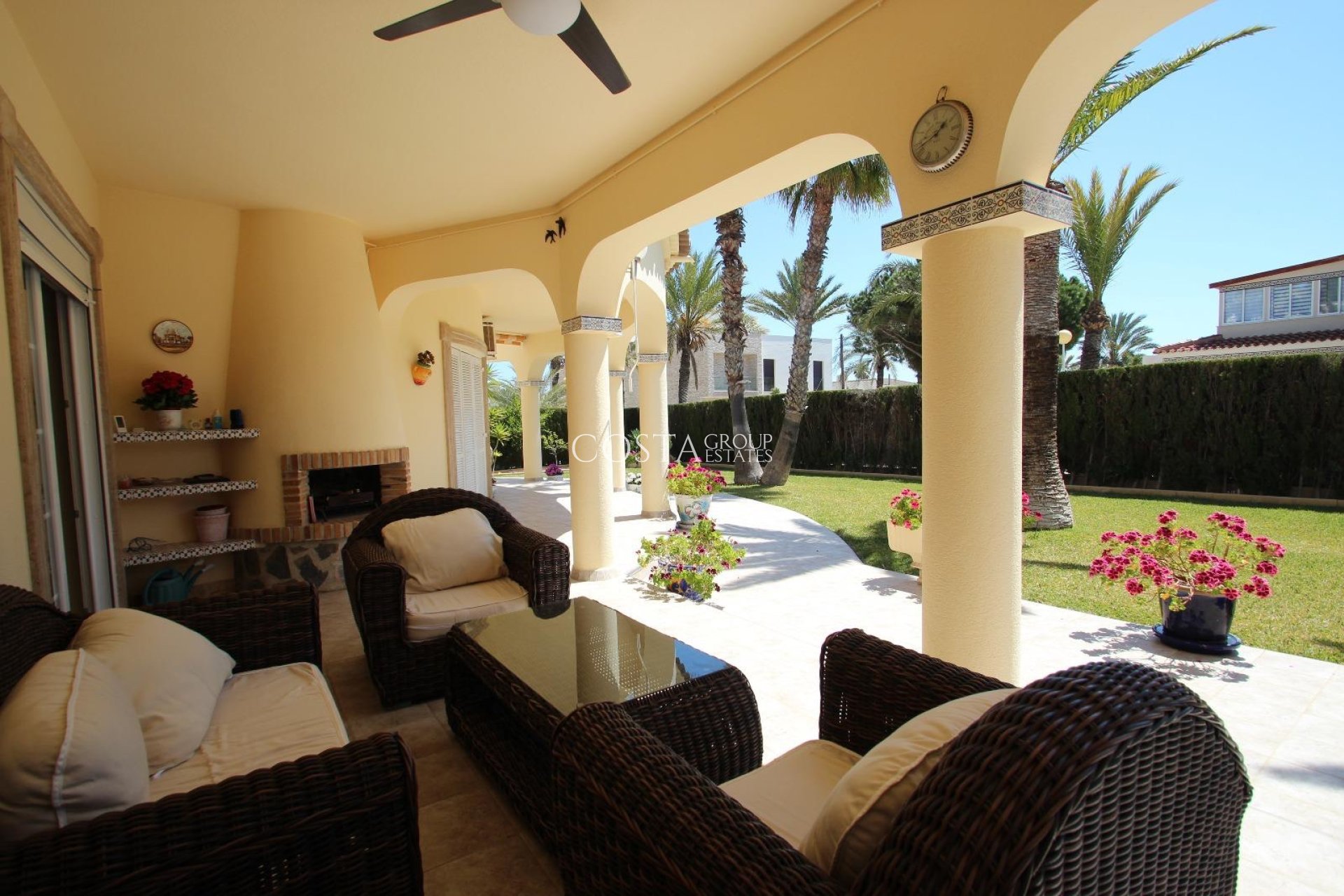 Wiederverkauf - Villa -
Torrevieja - Punta Prima