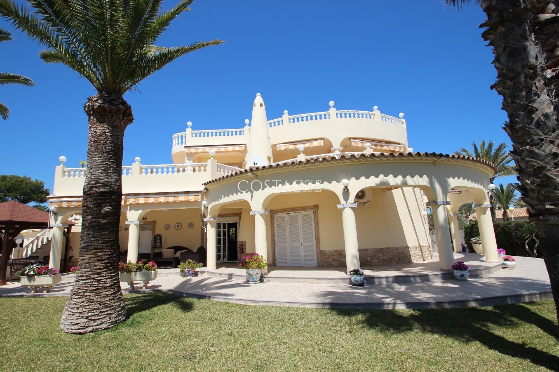 Wiederverkauf - Villa -
Torrevieja - Punta Prima
