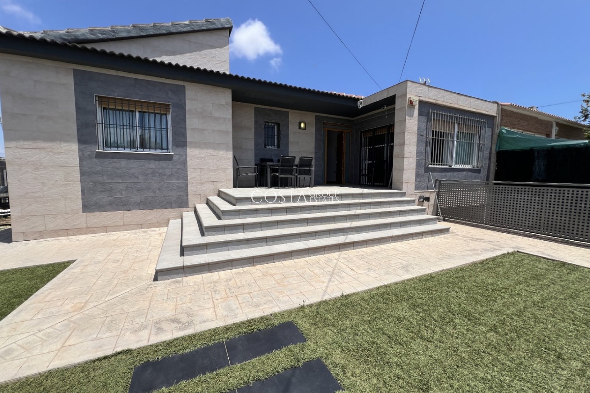 Wiederverkauf - Villa -
Torrevieja - Torrevieja Centro