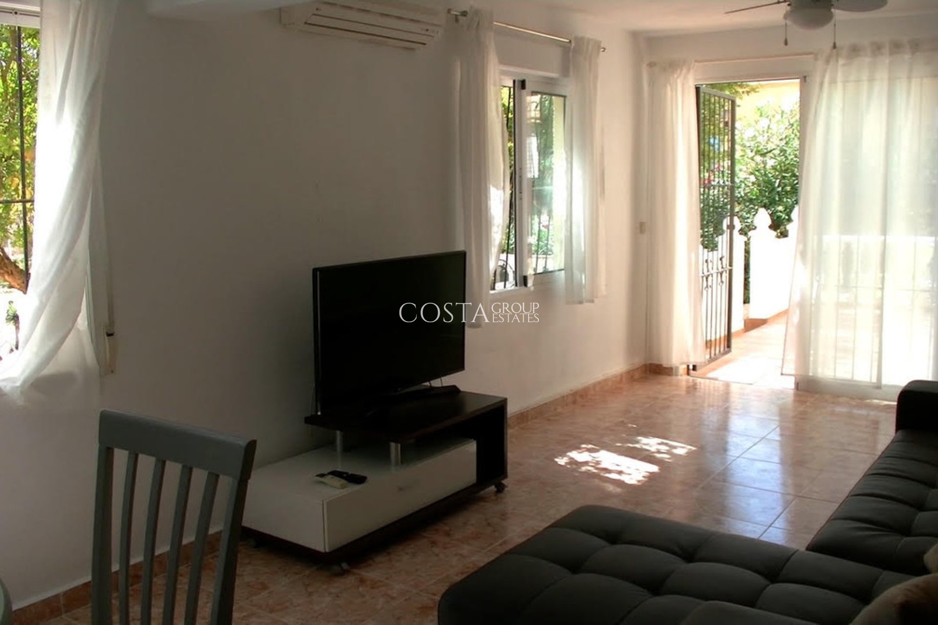 Wiederverkauf - Villa -
Torrevieja - Torrevieja Centro