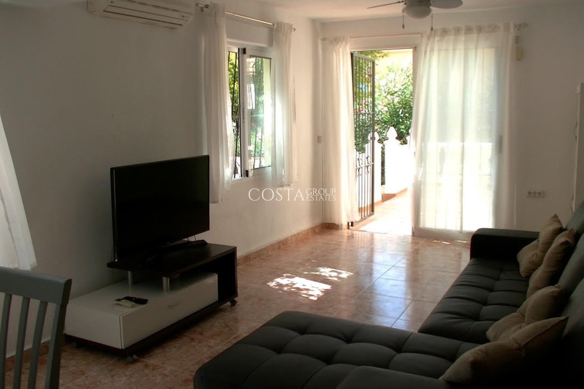 Wiederverkauf - Villa -
Torrevieja - Torrevieja Centro