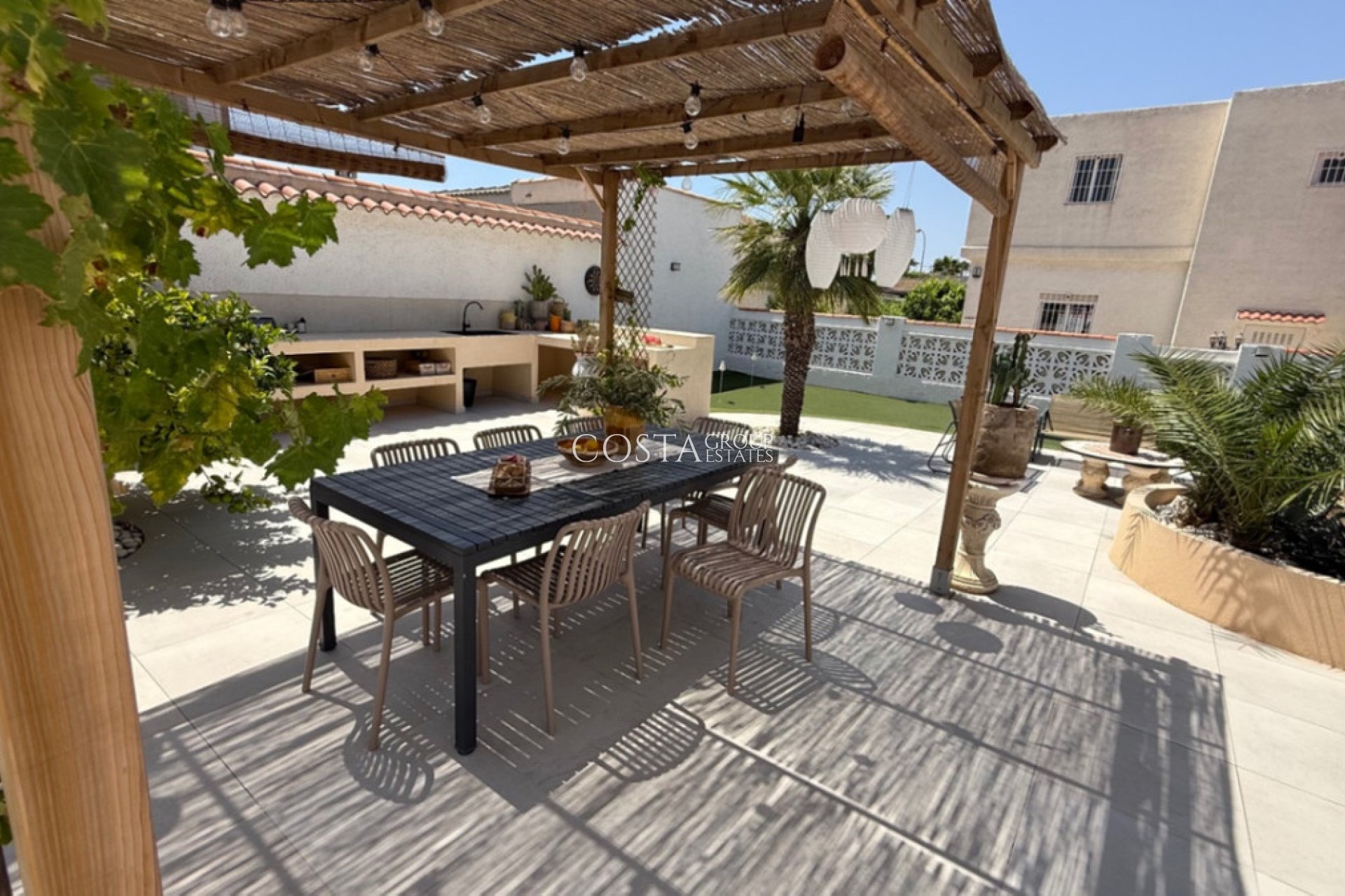 Wiederverkauf - Villa -
Torrevieja - Torrevieja Centro