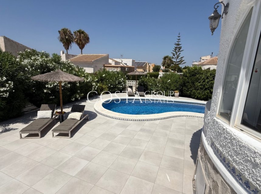 Wiederverkauf - Villa -
Torrevieja - Torrevieja Centro