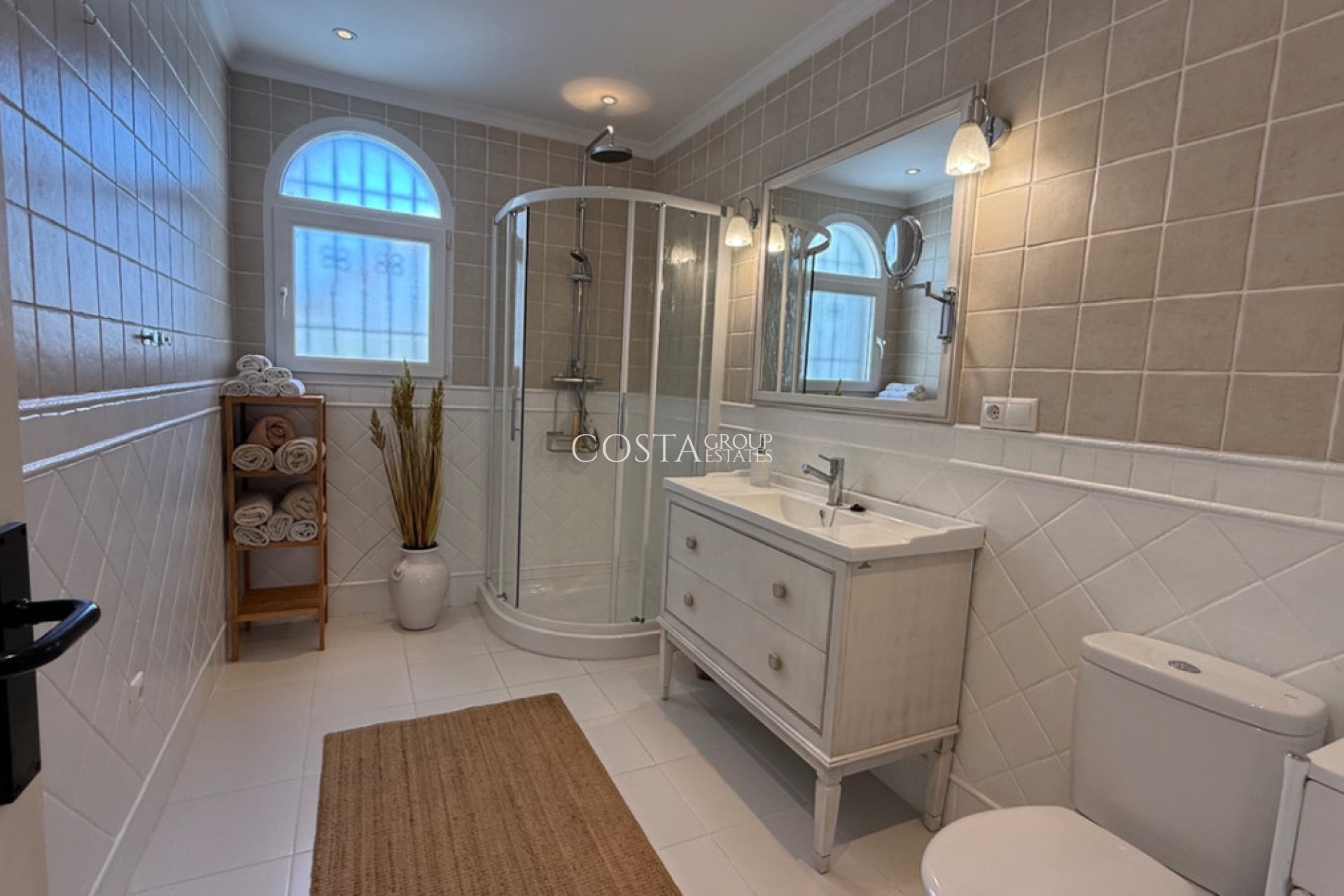 Wiederverkauf - Villa -
Torrevieja - Torrevieja Centro