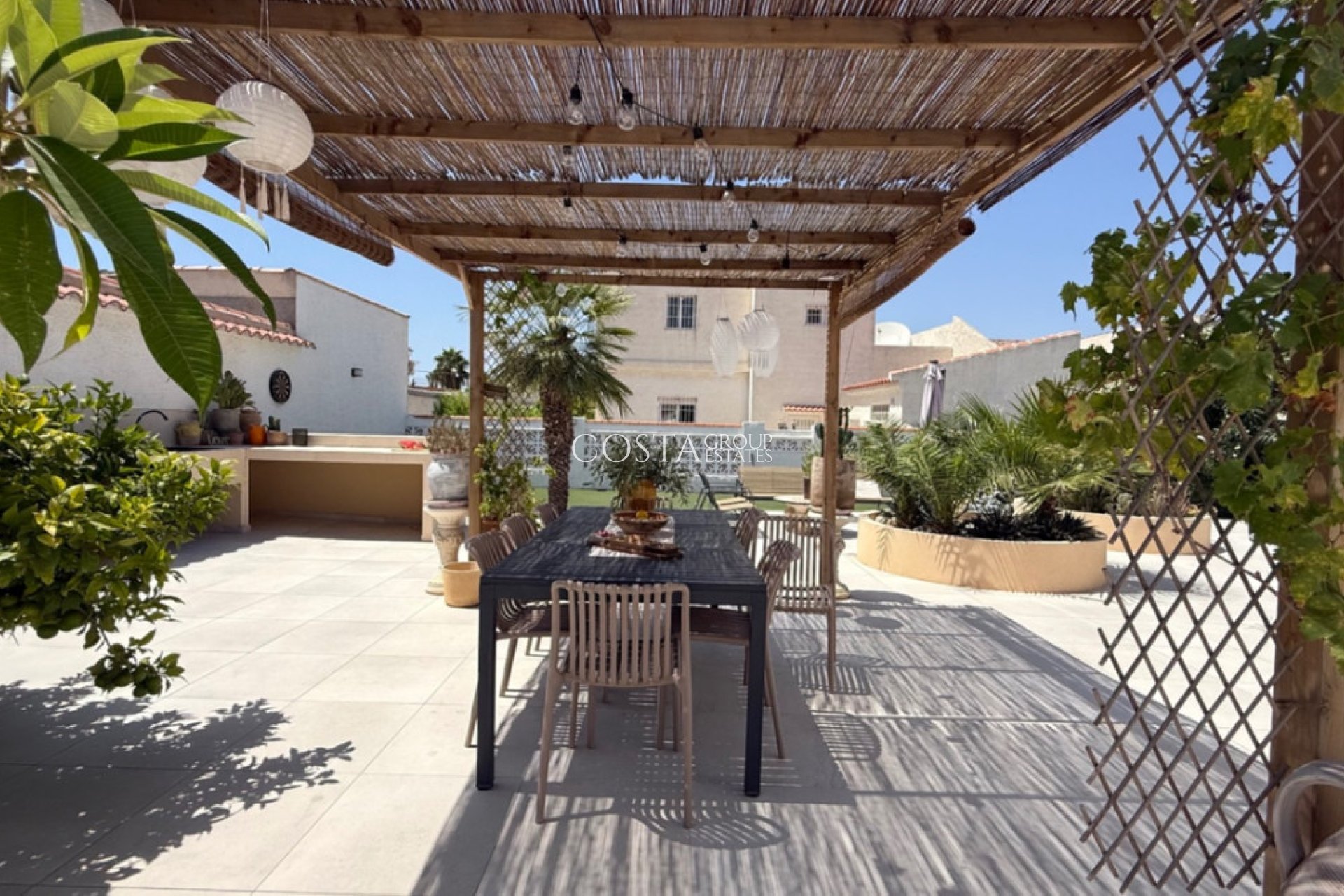 Wiederverkauf - Villa -
Torrevieja - Torrevieja Centro