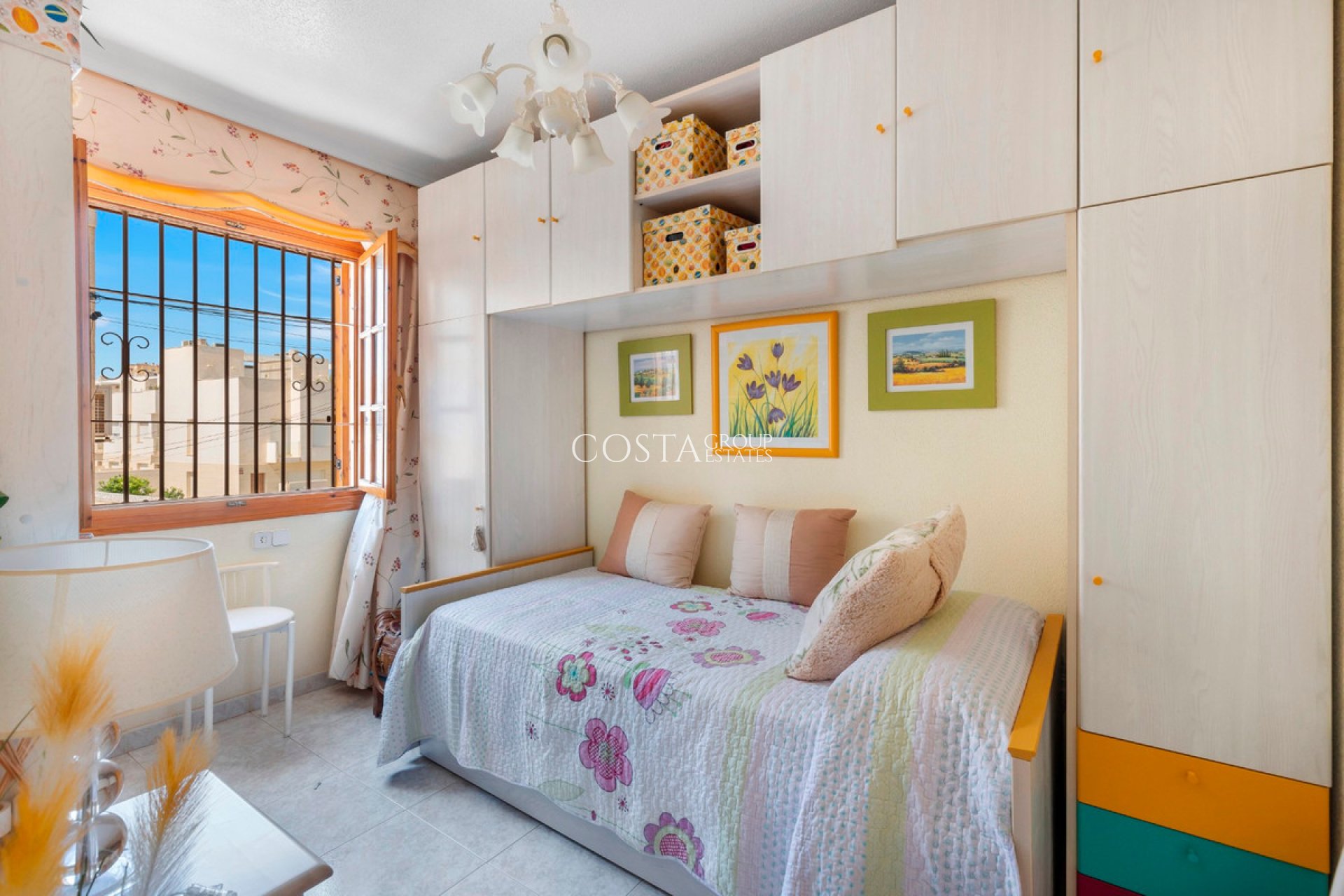 Wiederverkauf - Villa -
Torrevieja - Torrevieja Centro