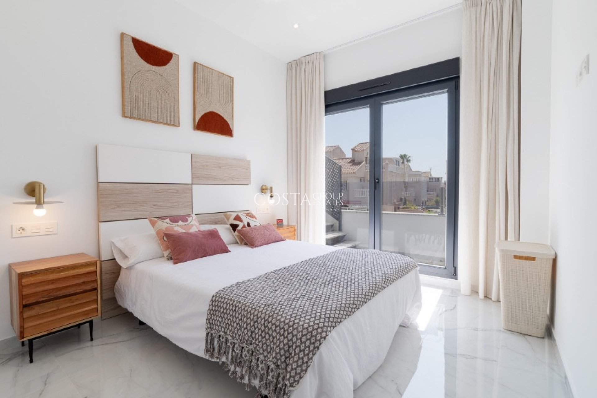 Wiederverkauf - Villa -
Torrevieja - Torrevieja Centro