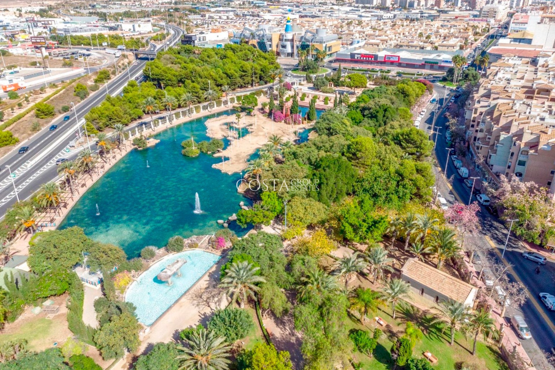 Wiederverkauf - Villa -
Torrevieja - Torrevieja Centro