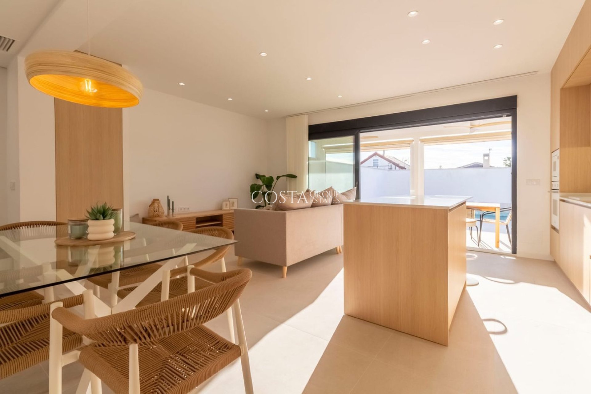 Wiederverkauf - Villa -
Torrevieja - Torrevieja Centro