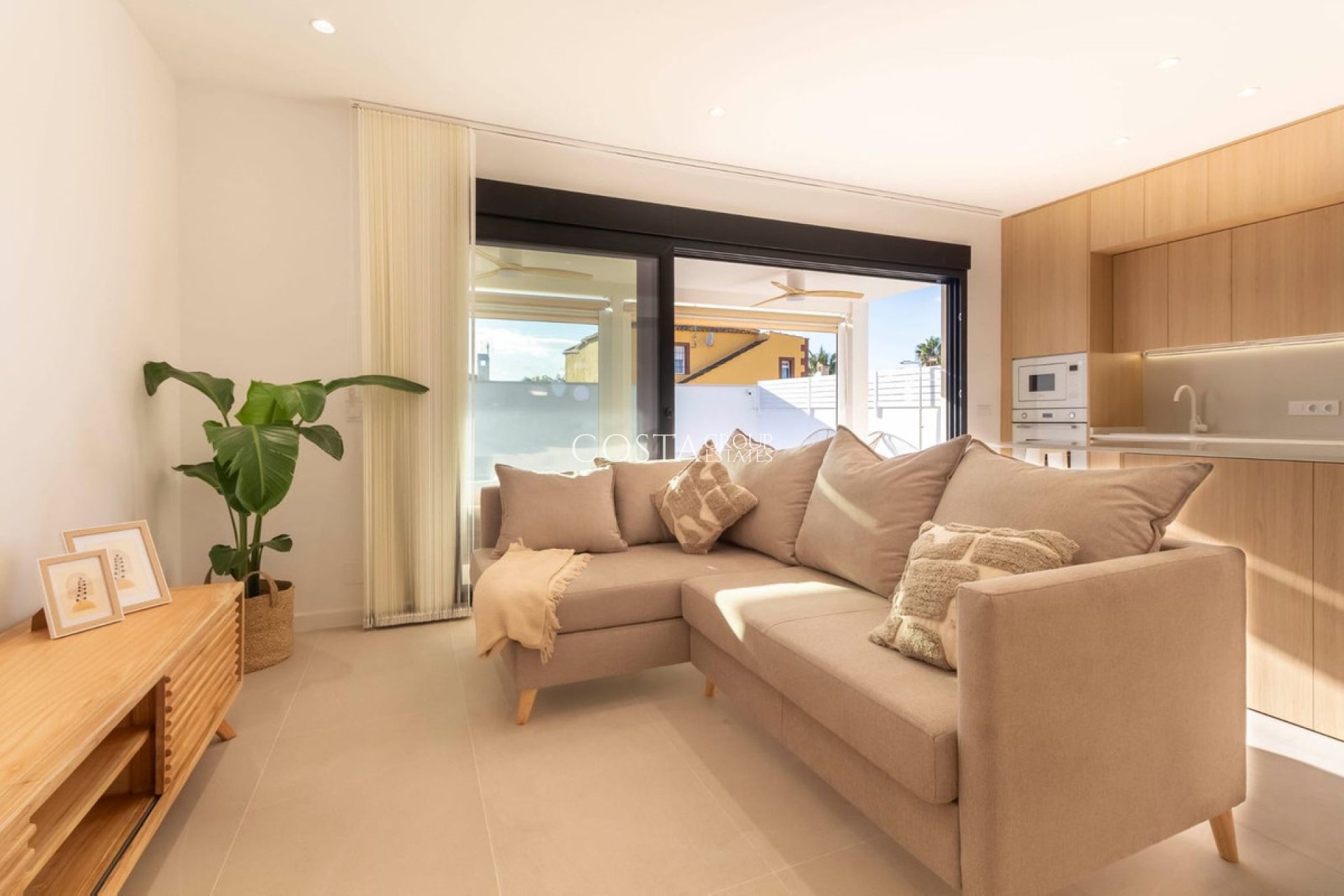 Wiederverkauf - Villa -
Torrevieja - Torrevieja Centro