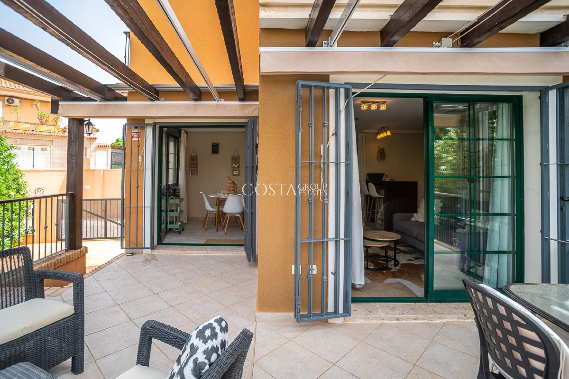 Wiederverkauf - Villa -
Torrevieja - Torrevieja Centro