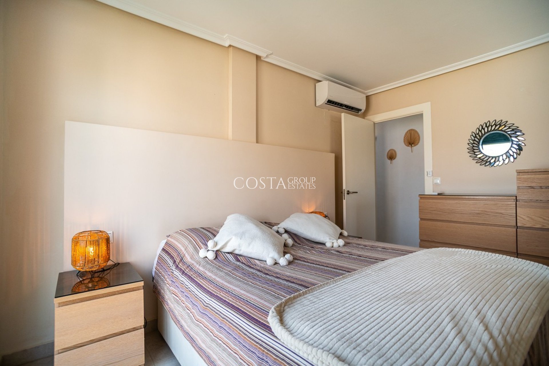Wiederverkauf - Villa -
Torrevieja - Torrevieja Centro