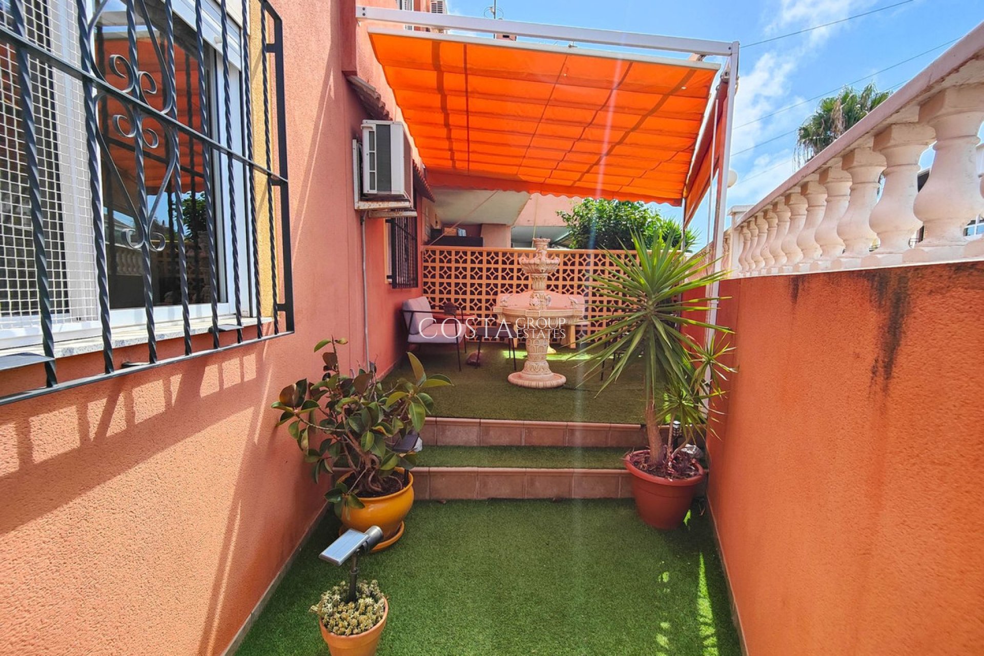Wiederverkauf - Villa -
Torrevieja - Torrevieja Centro