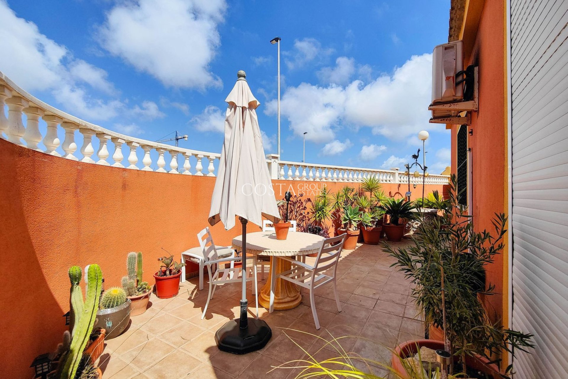 Wiederverkauf - Villa -
Torrevieja - Torrevieja Centro