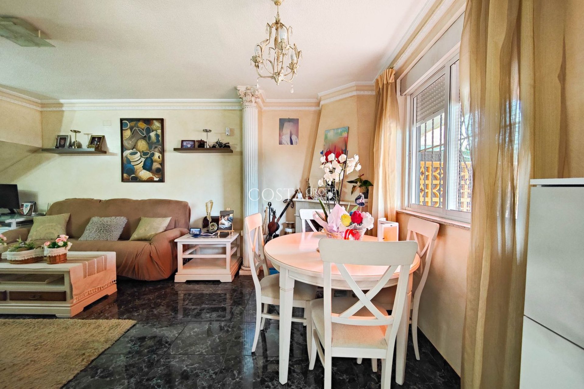 Wiederverkauf - Villa -
Torrevieja - Torrevieja Centro