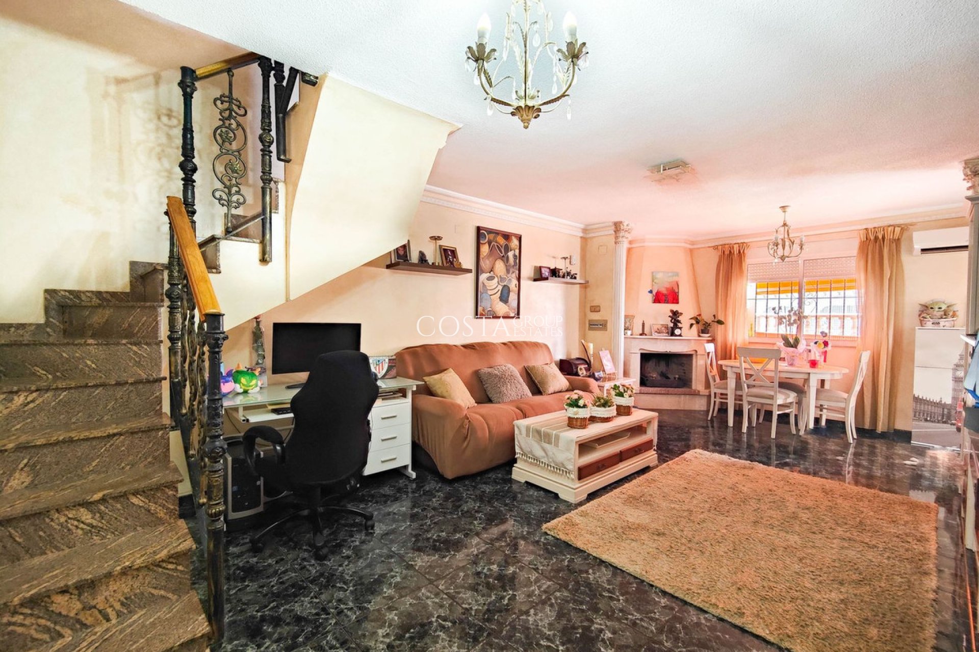 Wiederverkauf - Villa -
Torrevieja - Torrevieja Centro