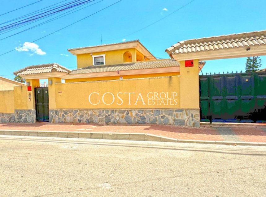 Wiederverkauf - Villa -
Torrevieja - Torrevieja Centro