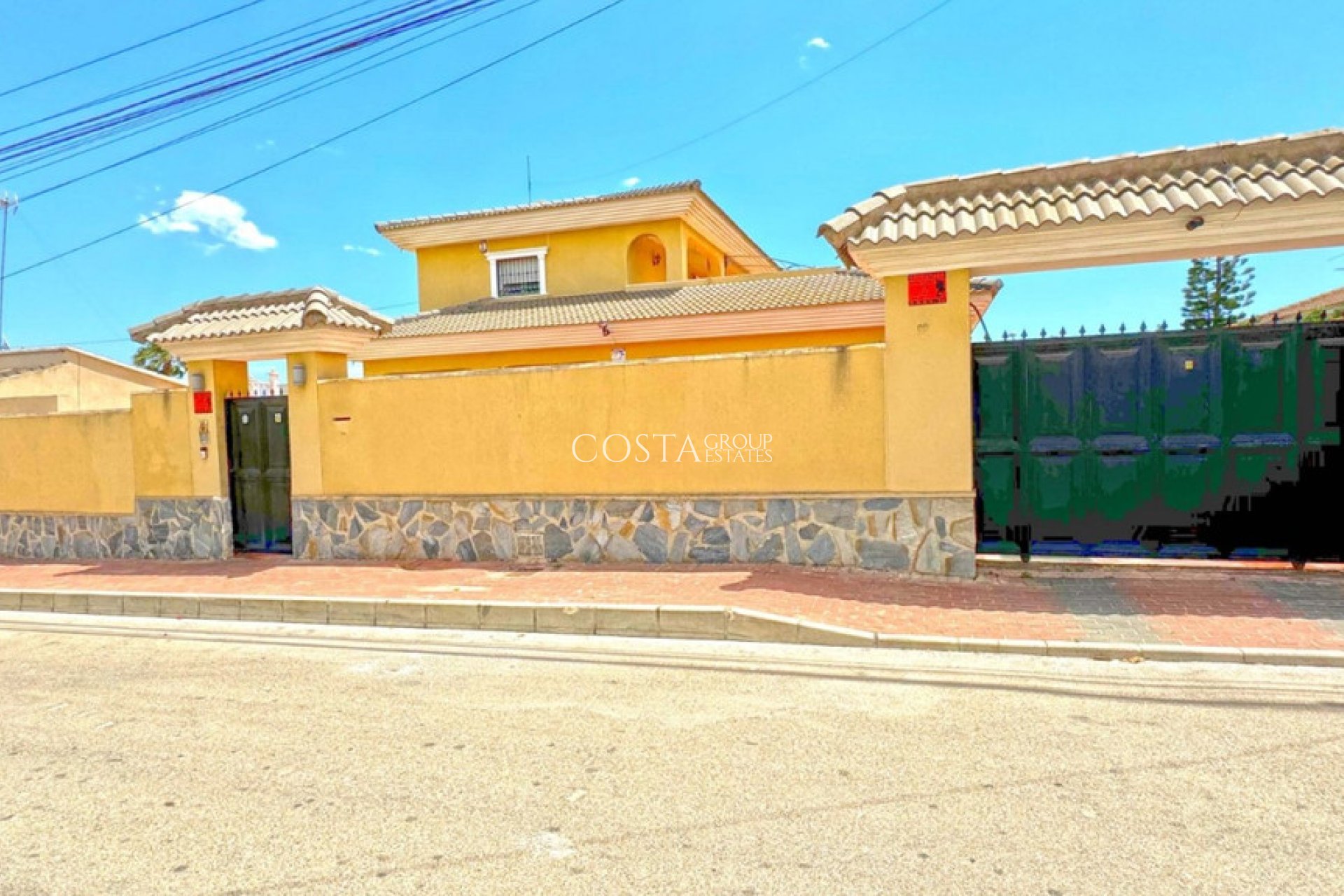 Wiederverkauf - Villa -
Torrevieja - Torrevieja Centro
