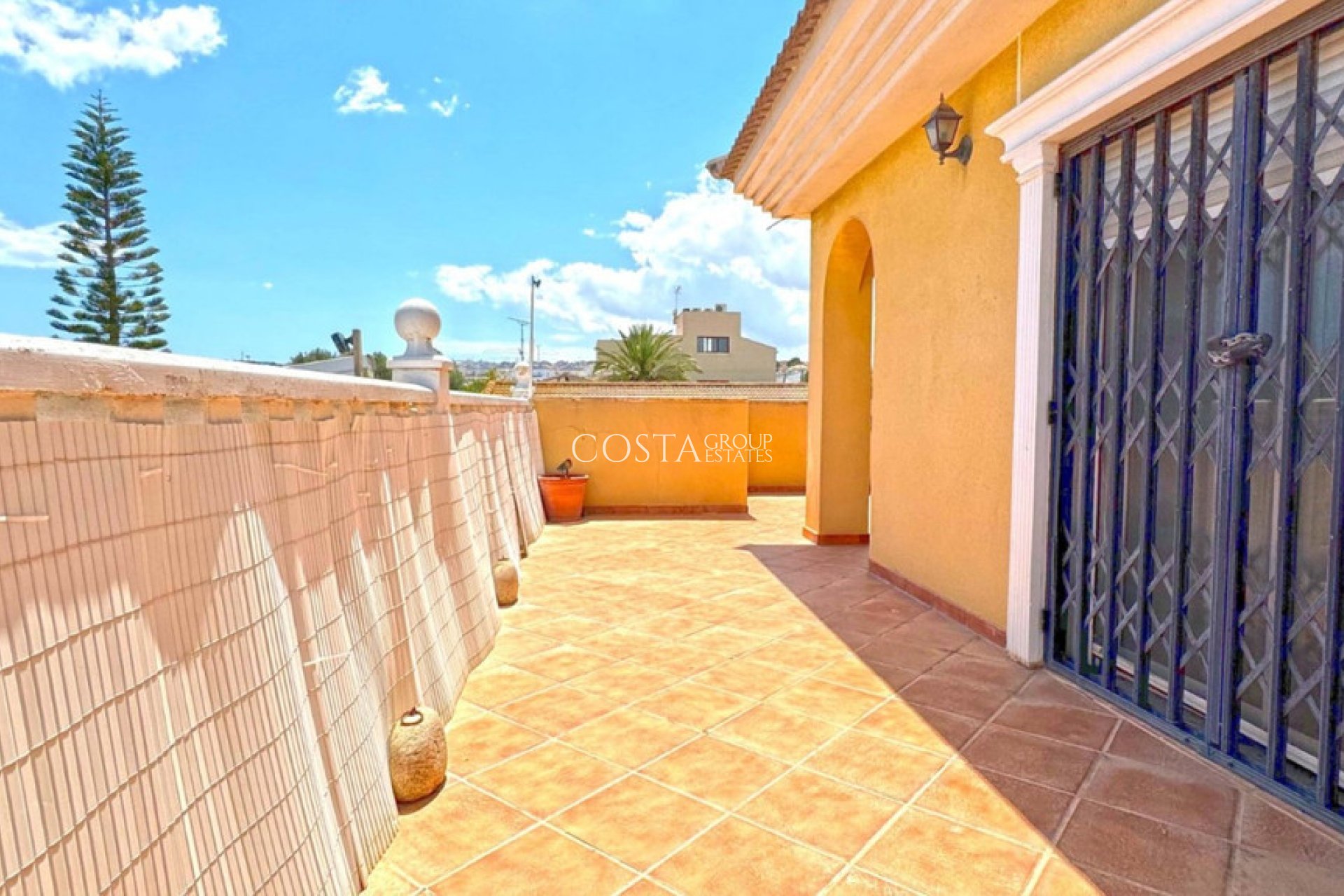Wiederverkauf - Villa -
Torrevieja - Torrevieja Centro
