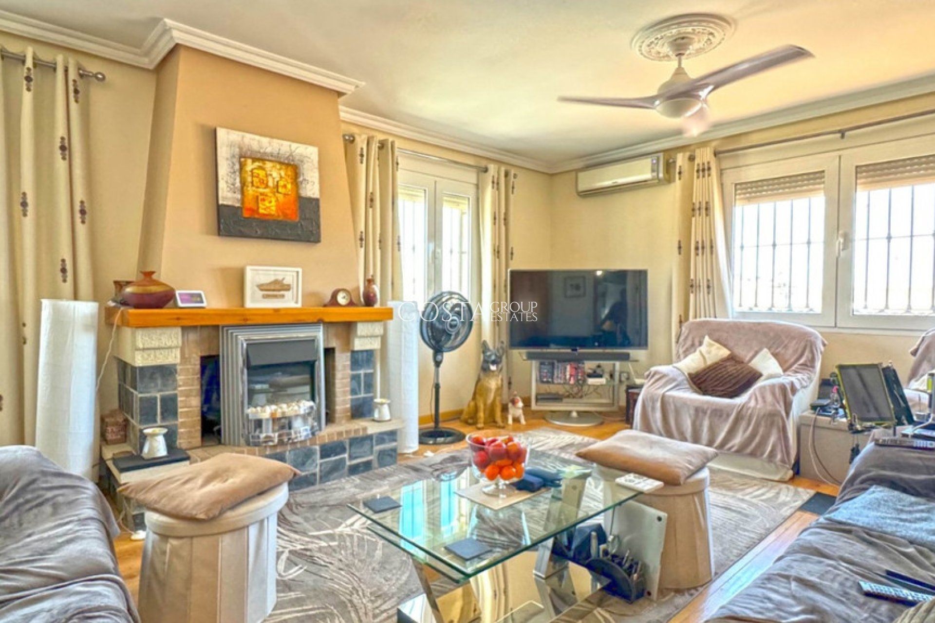 Wiederverkauf - Villa -
Torrevieja - Torrevieja Centro